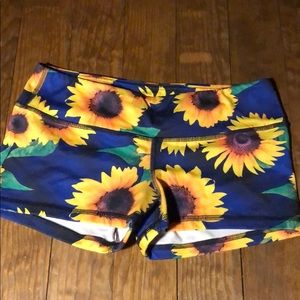 Fleo Sunflower shorts